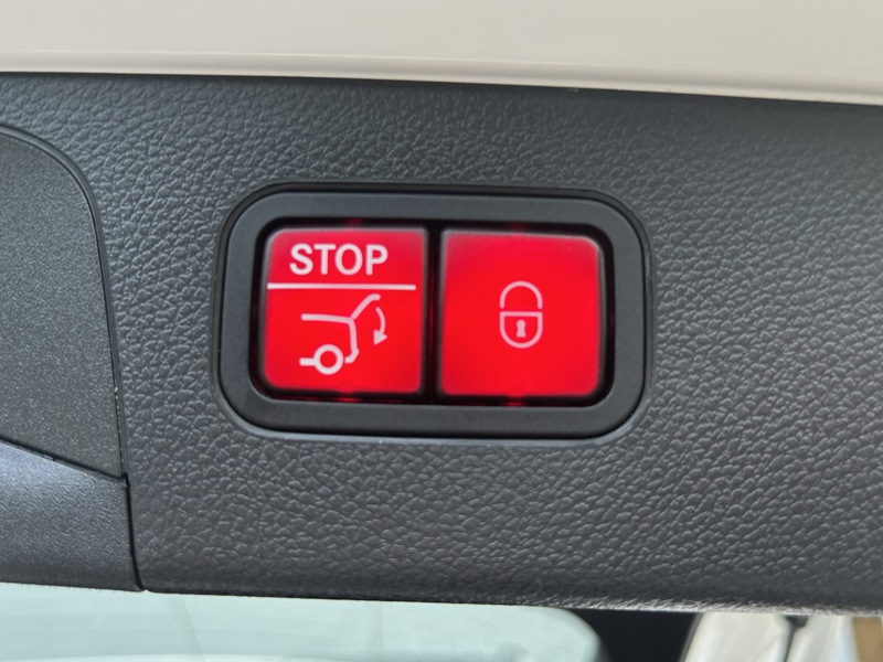 Image Mercedes-Benz GLC SUV GLC 220 d 4MATIC SUV AMG Line  GLC 220D 4MATIC SUV AMG LINE