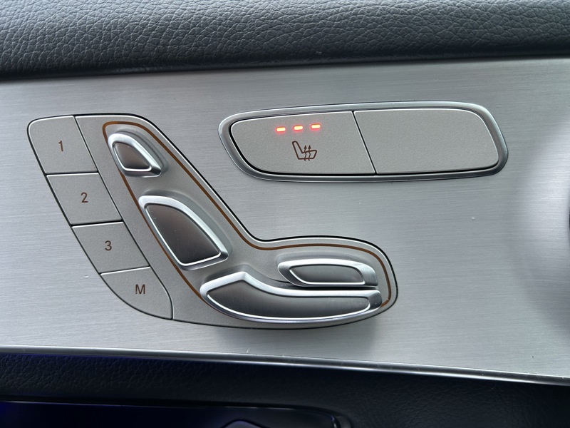 Image Mercedes-Benz GLC SUV GLC 220 d 4MATIC SUV AMG Line  GLC 220D 4MATIC SUV AMG LINE