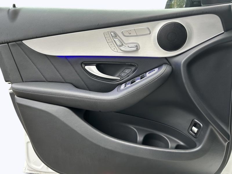 Image Mercedes-Benz GLC SUV GLC 220 d 4MATIC SUV AMG Line  GLC 220D 4MATIC SUV AMG LINE