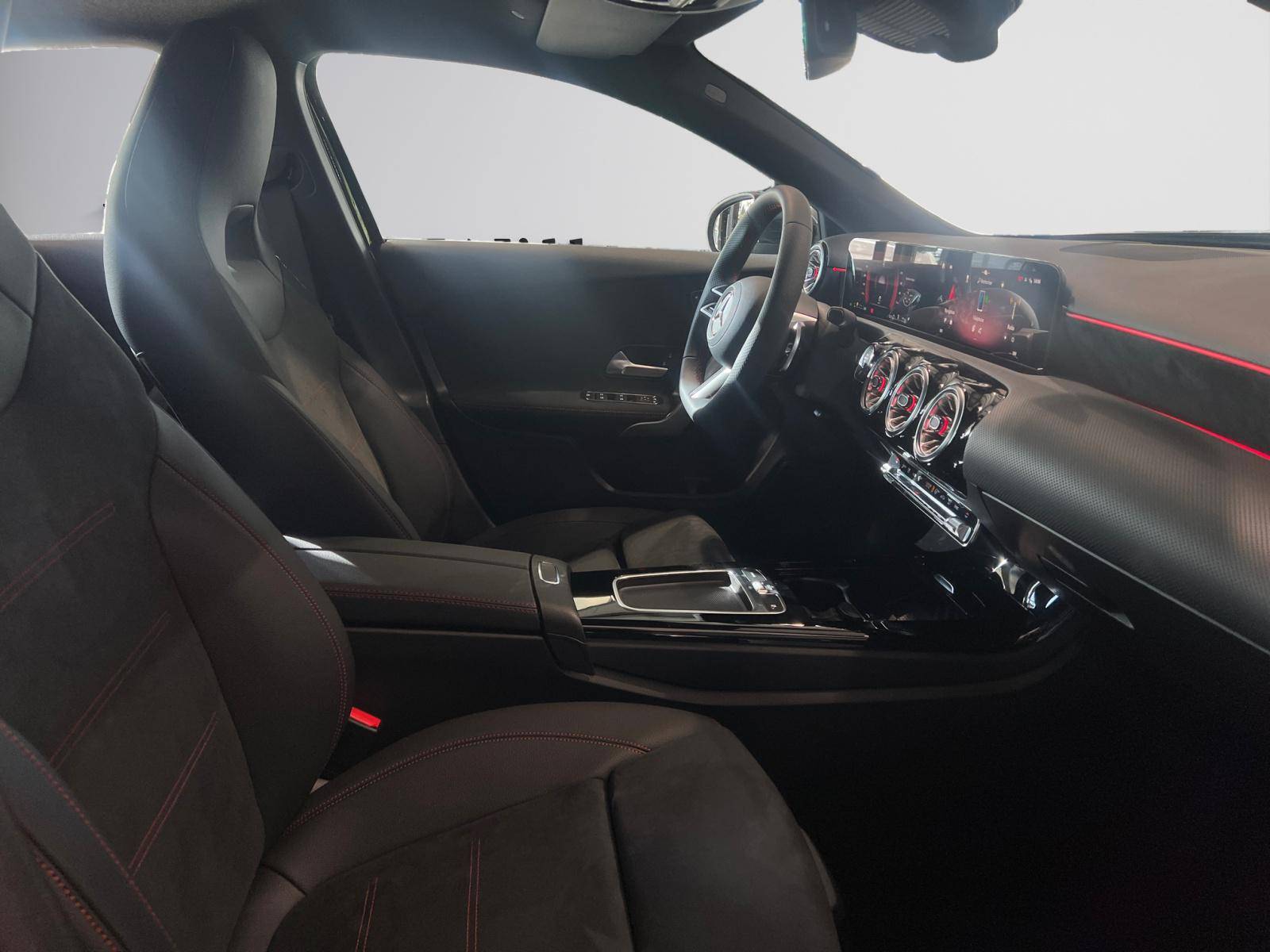 Image Mercedes-Benz CLASSE A 200 d AMG Line  Classe A 200 d AMG Line