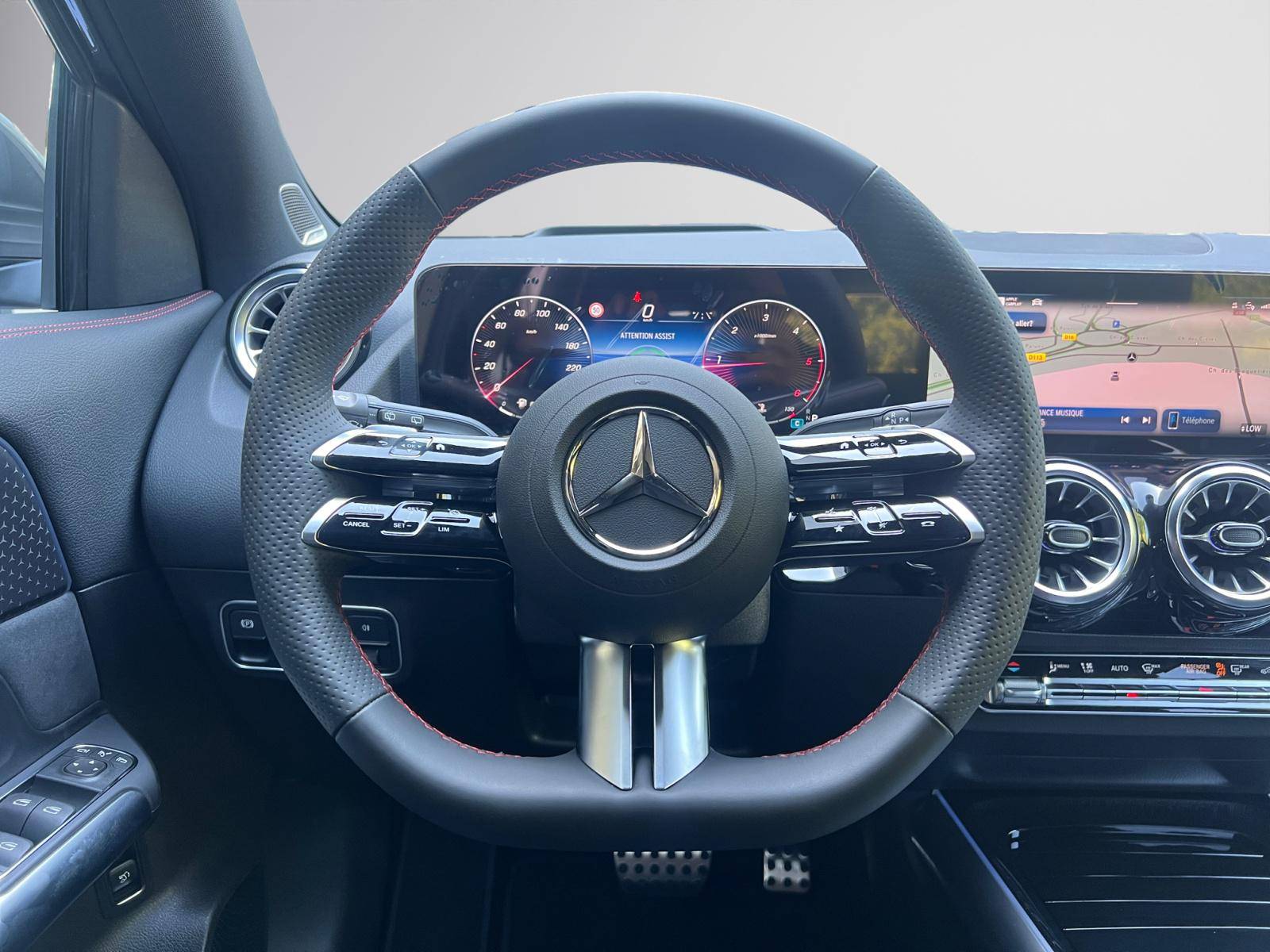 Image Mercedes-Benz GLA 200 d AMG Line  GLA 200 d AMG Line