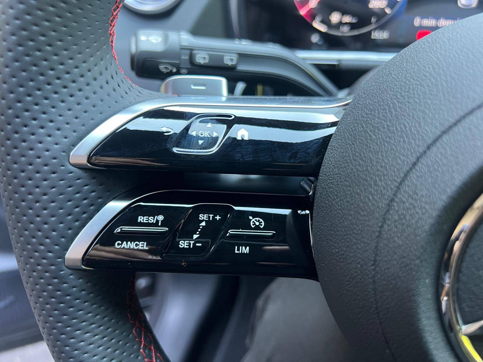 Image Mercedes-Benz GLA 200 d AMG Line  GLA 200 d AMG Line