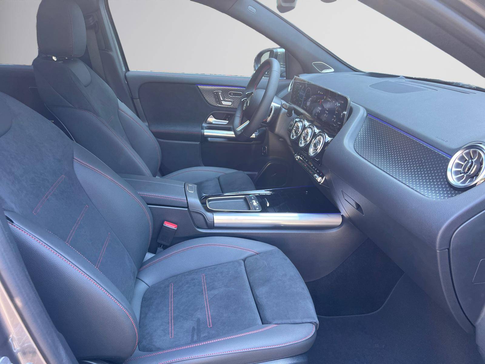 Image Mercedes-Benz GLA 200 d AMG Line  GLA 200 d AMG Line