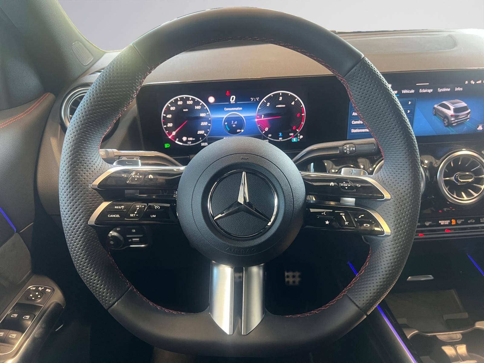 Image Mercedes-Benz GLA 200 d AMG Line  GLA 200 d AMG Line