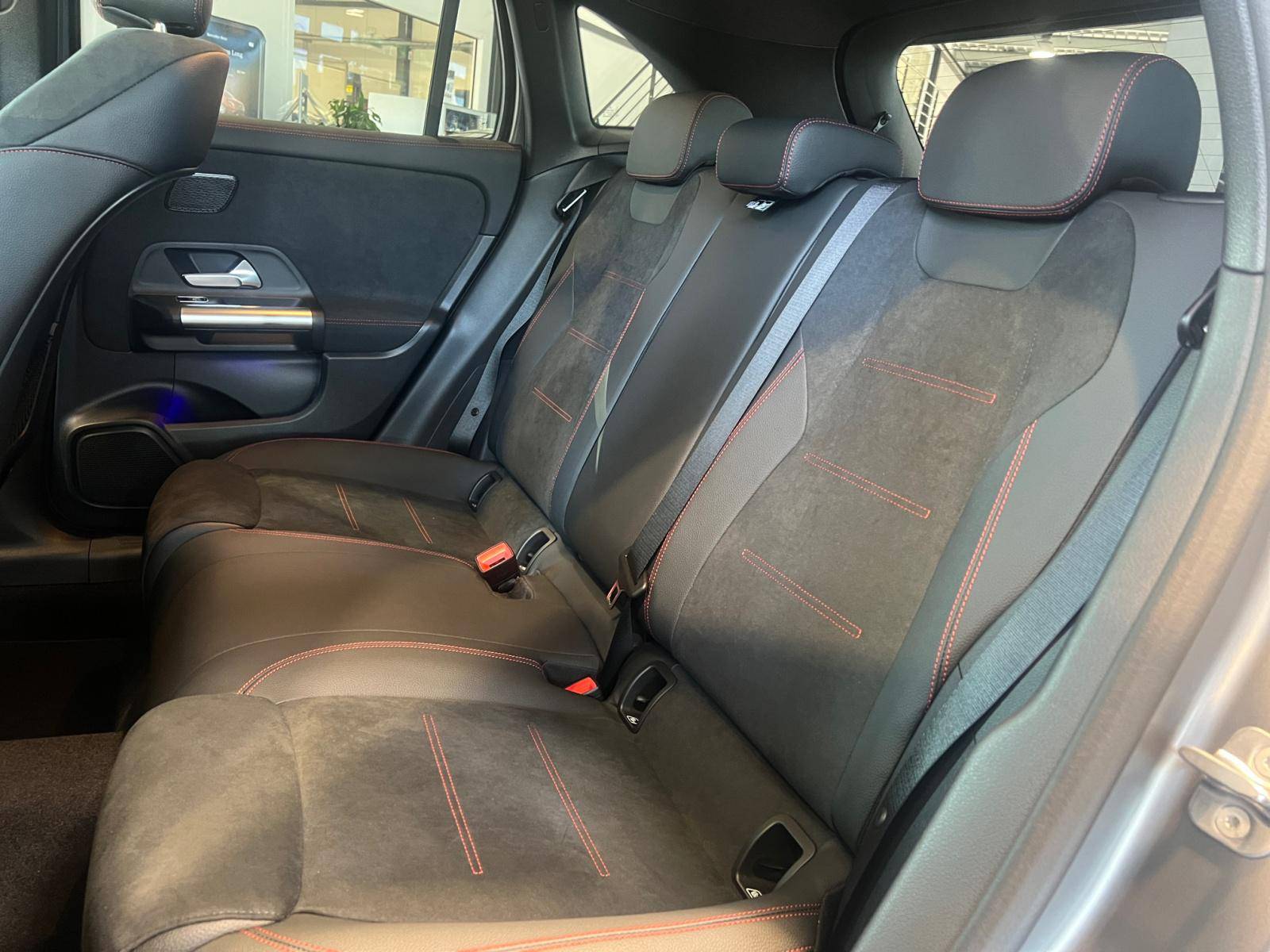 Image Mercedes-Benz GLA 200 d AMG Line  GLA 200 d AMG Line