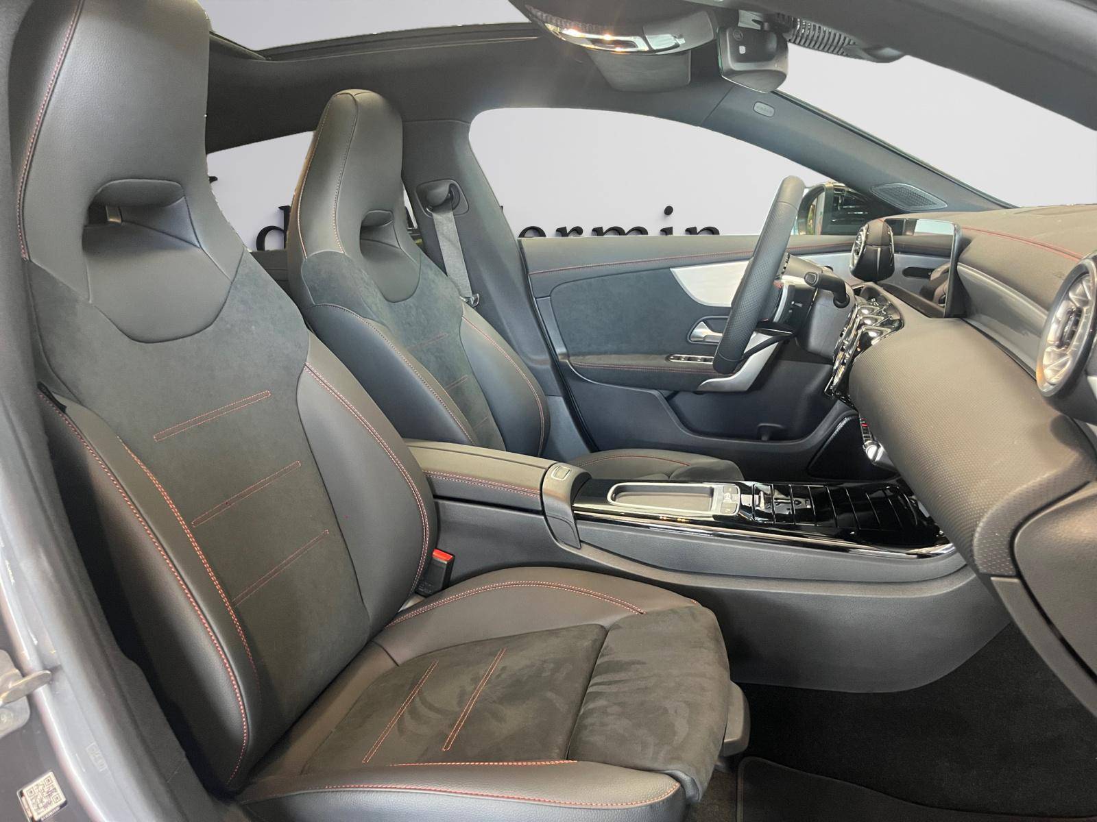 Image Mercedes-Benz CLA SHOOTING BRAKE CLA 200 Shooting Brake AMG Line  CLA 200 Shooting Brake AMG Line