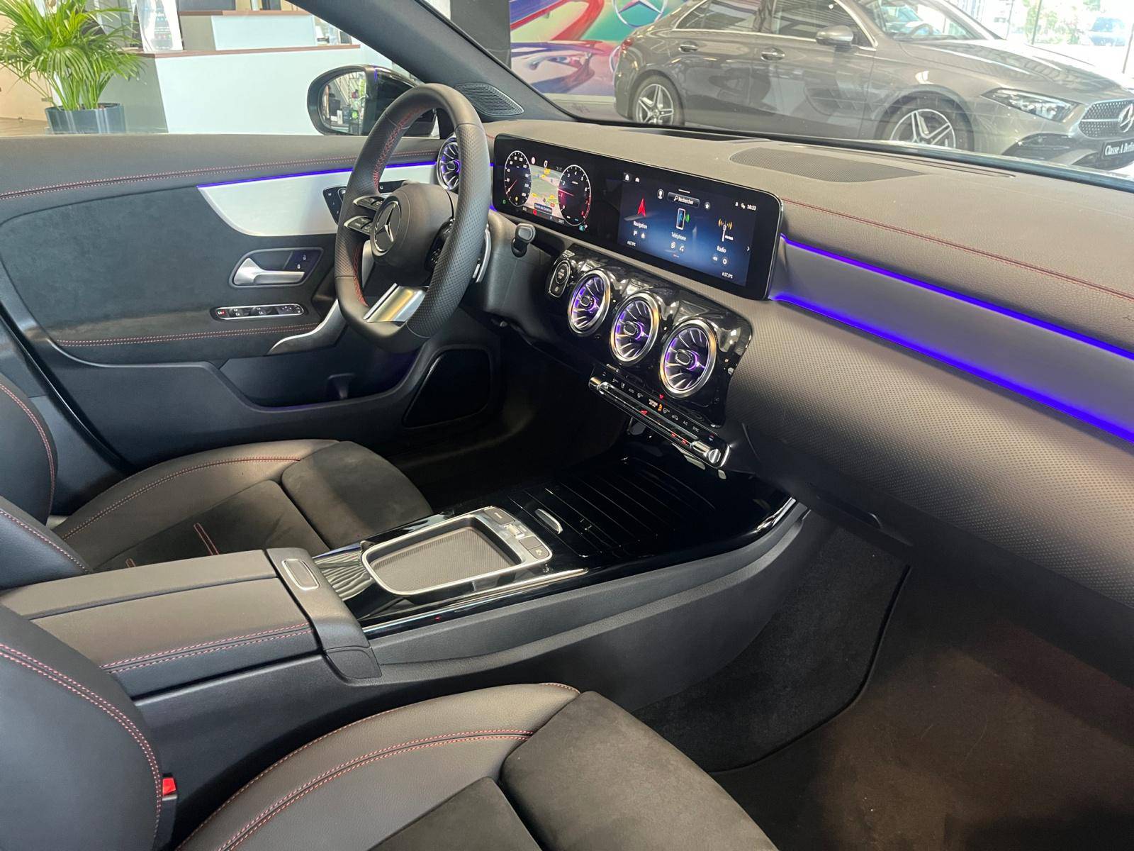 Image Mercedes-Benz CLA SHOOTING BRAKE CLA 200 Shooting Brake AMG Line  CLA 200 Shooting Brake AMG Line