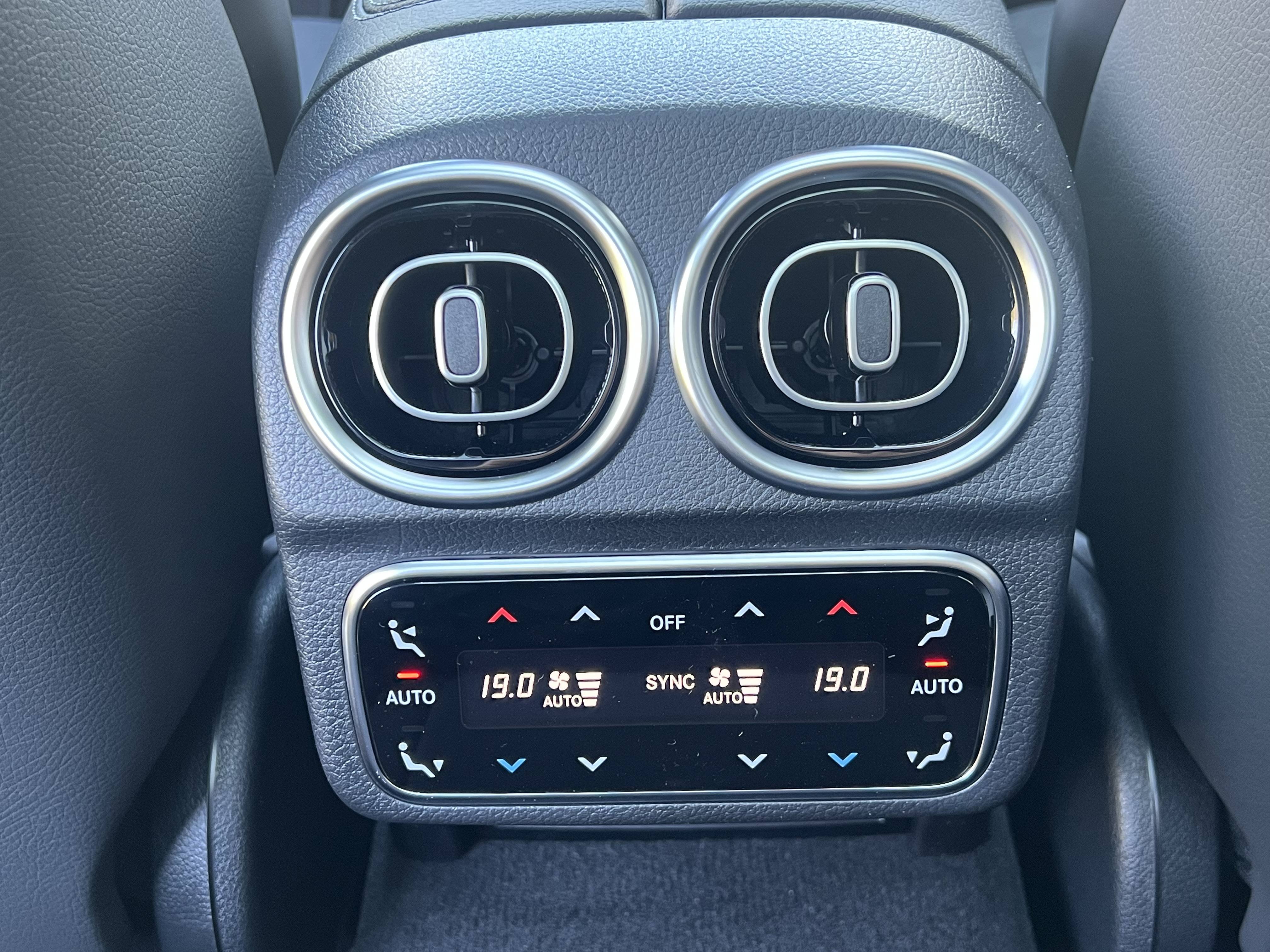 Image Mercedes-Benz CLASSE C BREAK Classe C 300 e Hybrid EQ Break AMG Line  Classe C 300 e Hybrid EQ Break AMG Line