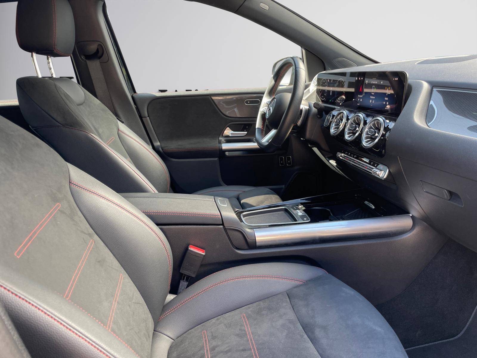 Image Mercedes-Benz CLASSE B 250 e Hybrid EQ AMG Line  Classe B 250 e Hybrid EQ AMG Line