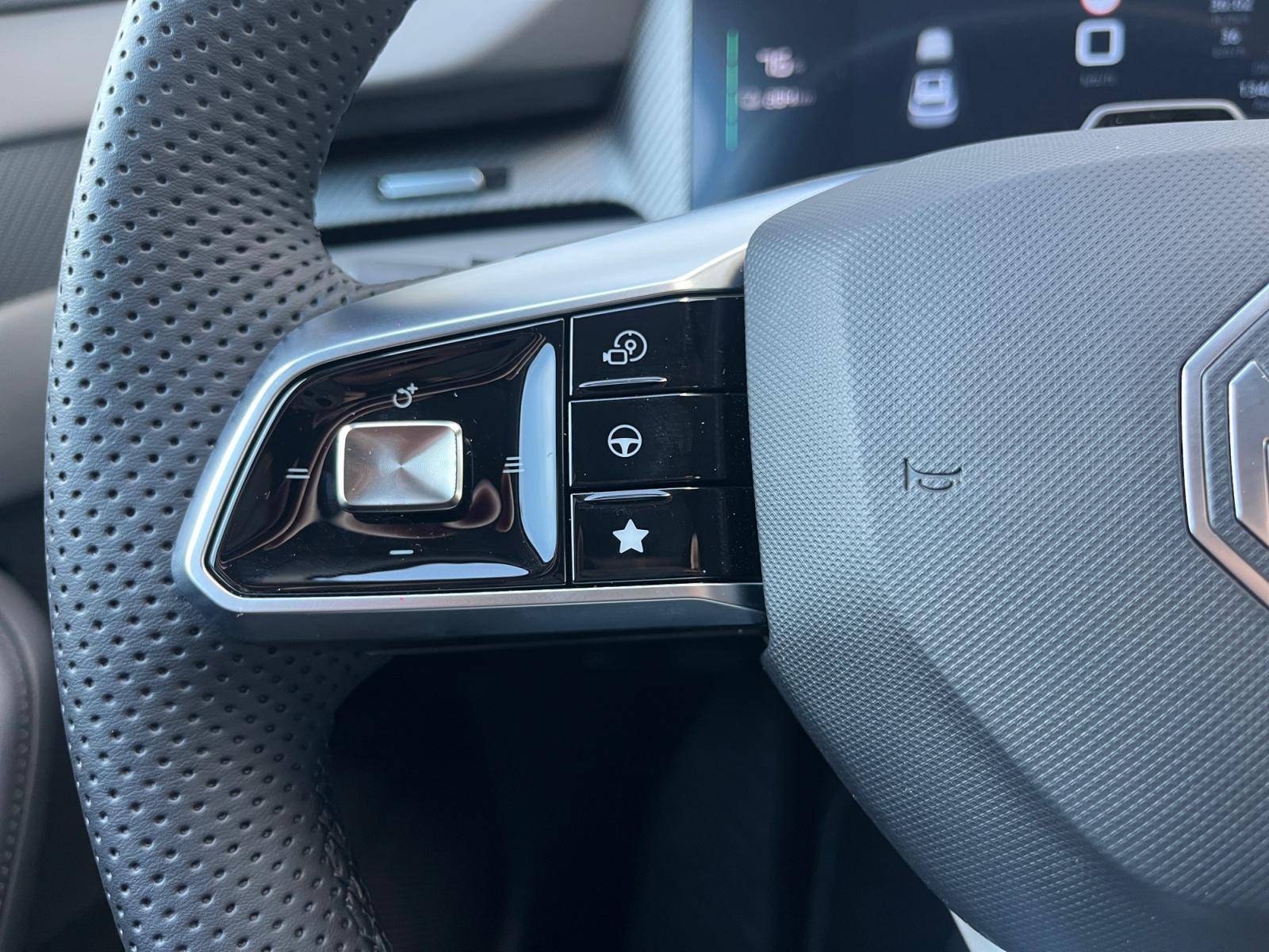 Image MG MGS5 EV Luxury 64KWH  MGS5 EV 64 KWH LUXURY