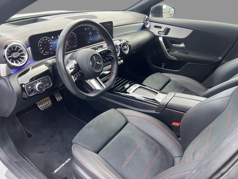 Image Mercedes-Benz CLA SHOOTING BRAKE CLA 200 Shooting Brake AMG Line  