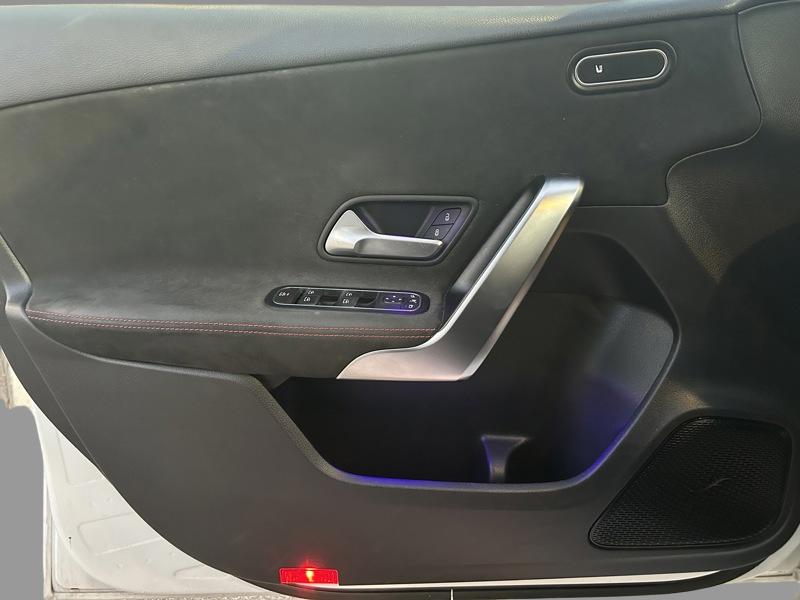 Image Mercedes-Benz CLASSE A A 180 d AMG Line Classe A 180 d 7G-DCT AMG Line