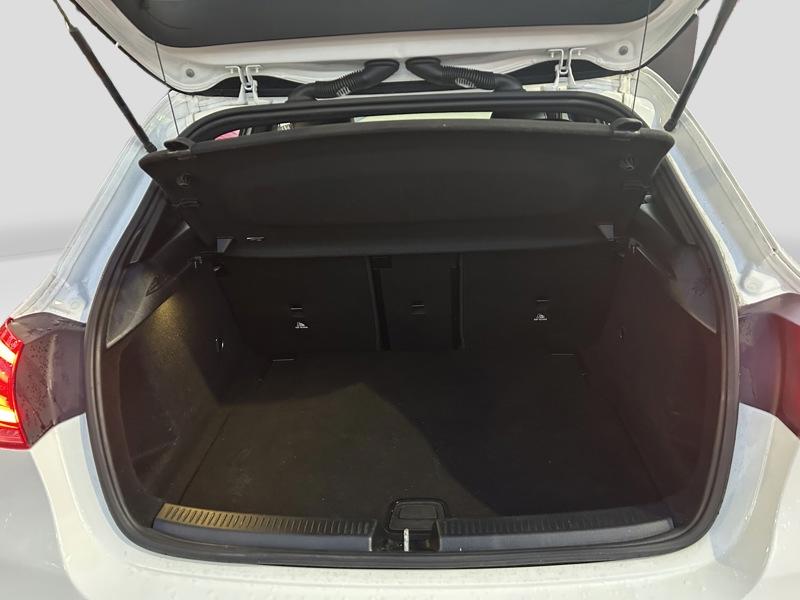 Image Mercedes-Benz CLASSE A A 180 d AMG Line Classe A 180 d 7G-DCT AMG Line