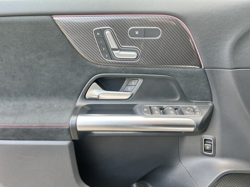 Image Mercedes-Benz GLA 200 d AMG Line AMG Line GLA 200 d 8G-DCT AMG Line