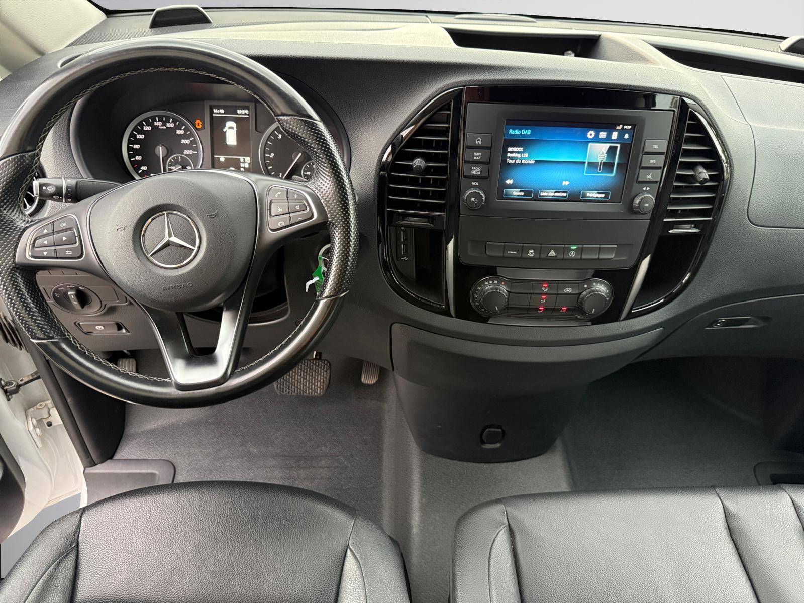 Image Mercedes-Benz VITO 119 CDI Fourgon Long  VITO FOURGON 119 CDI LONG BVA RWD SELECT