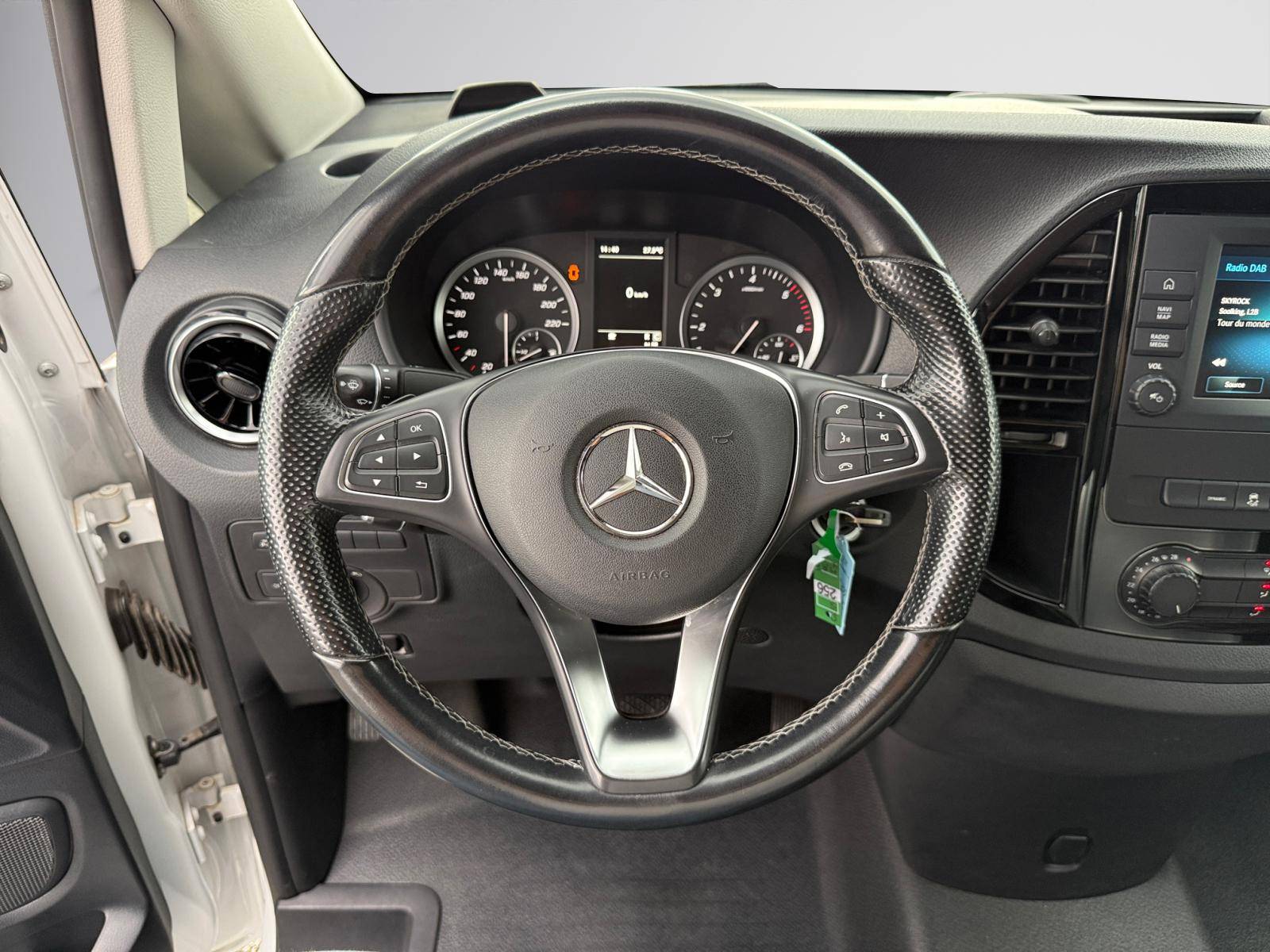 Image Mercedes-Benz VITO 119 CDI Fourgon Long  VITO FOURGON 119 CDI LONG BVA RWD SELECT