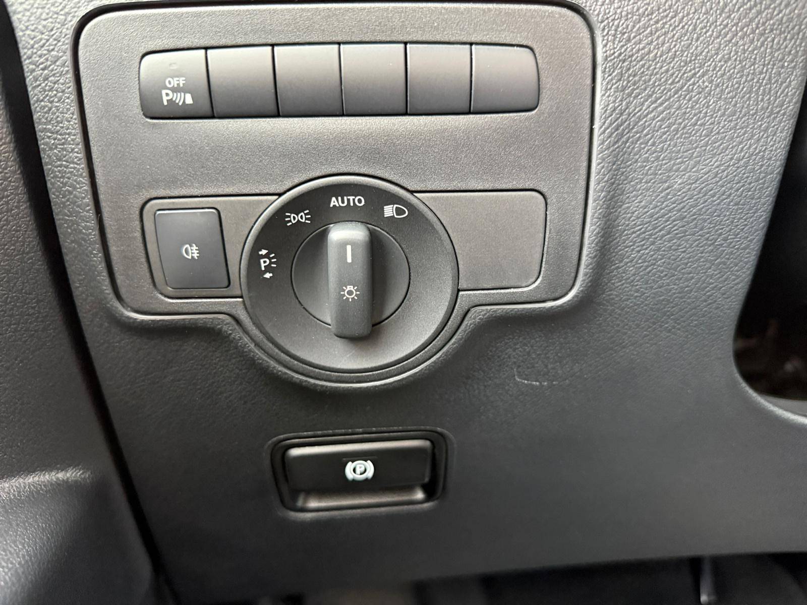 Image Mercedes-Benz VITO 119 CDI Fourgon Long  VITO FOURGON 119 CDI LONG BVA RWD SELECT