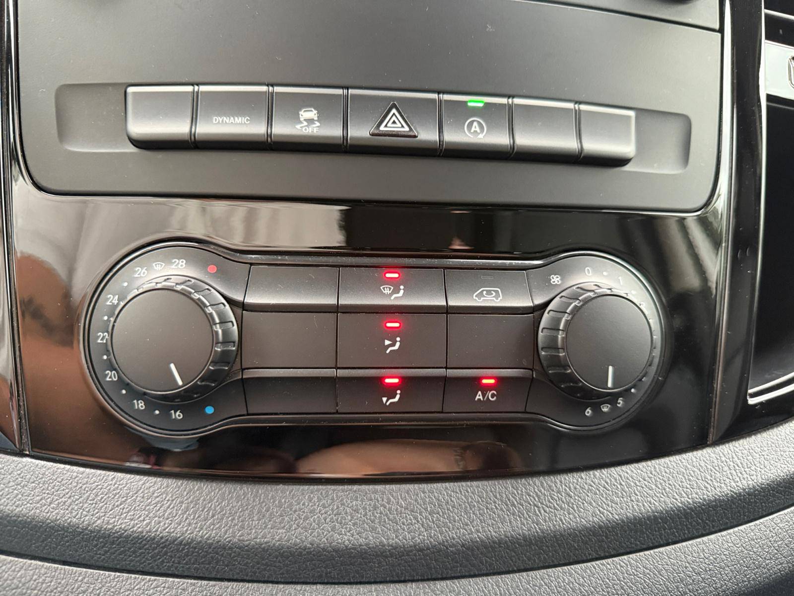 Image Mercedes-Benz VITO 119 CDI Fourgon Long  VITO FOURGON 119 CDI LONG BVA RWD SELECT