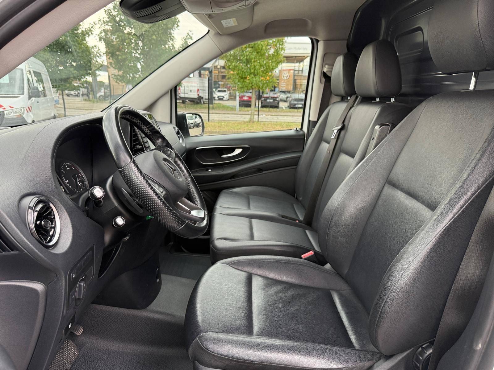 Image Mercedes-Benz VITO 119 CDI Fourgon Long  VITO FOURGON 119 CDI LONG BVA RWD SELECT