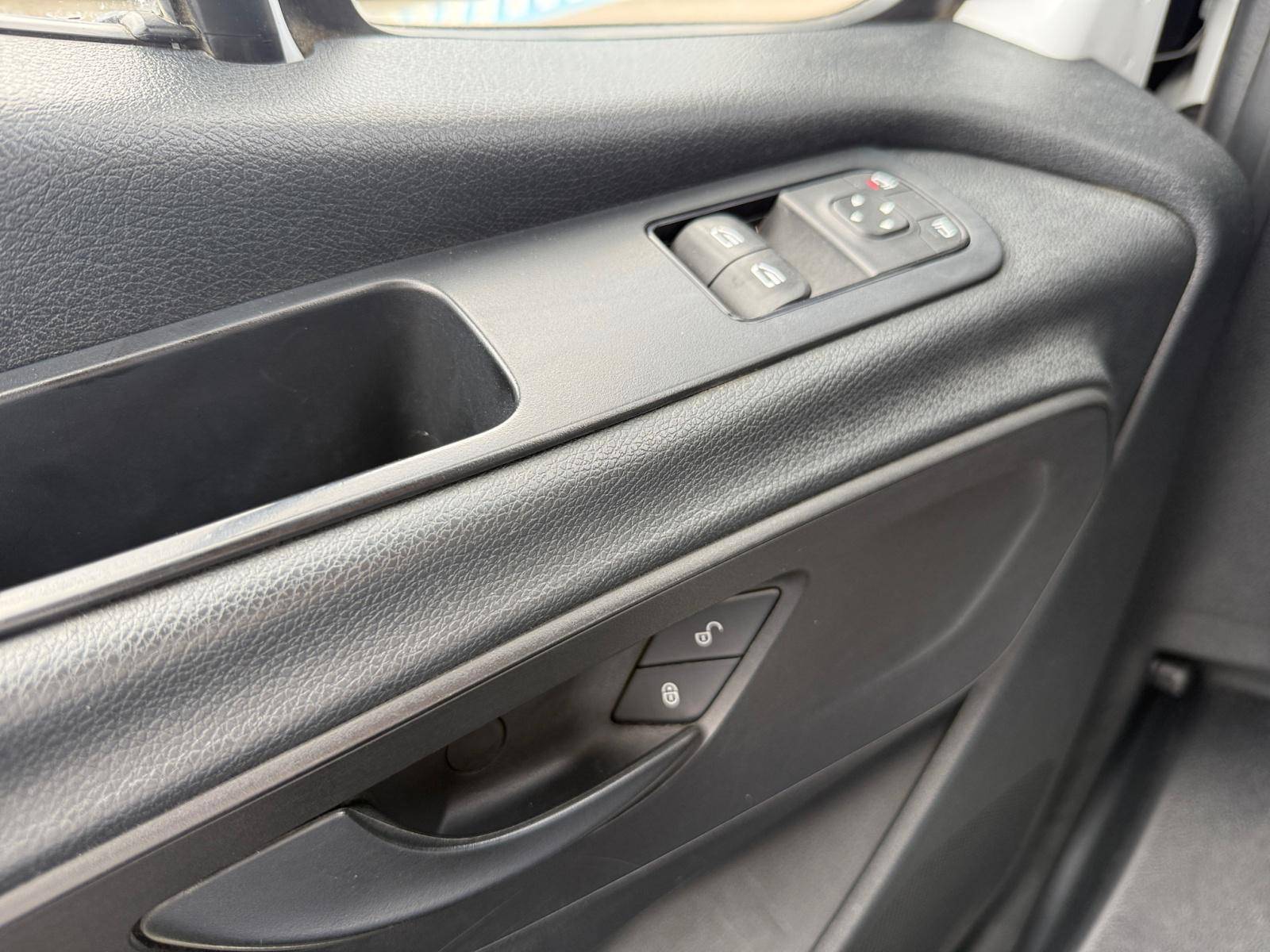 Image Mercedes-Benz SPRINTER 319 CDI Fourgon Toit sureleve Standard  SPRINTER FGN 319 CDI 37 3.5T PROPULSION