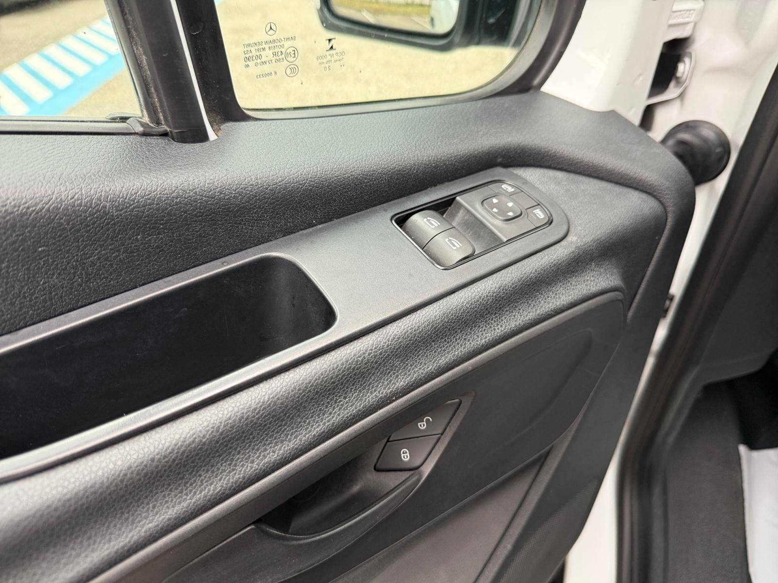 Image Mercedes-Benz SPRINTER 314 CDI Fourgon Toit sureleve Standard  SPRINTER FGN 314 CDI 37 3.5T PROPULSION