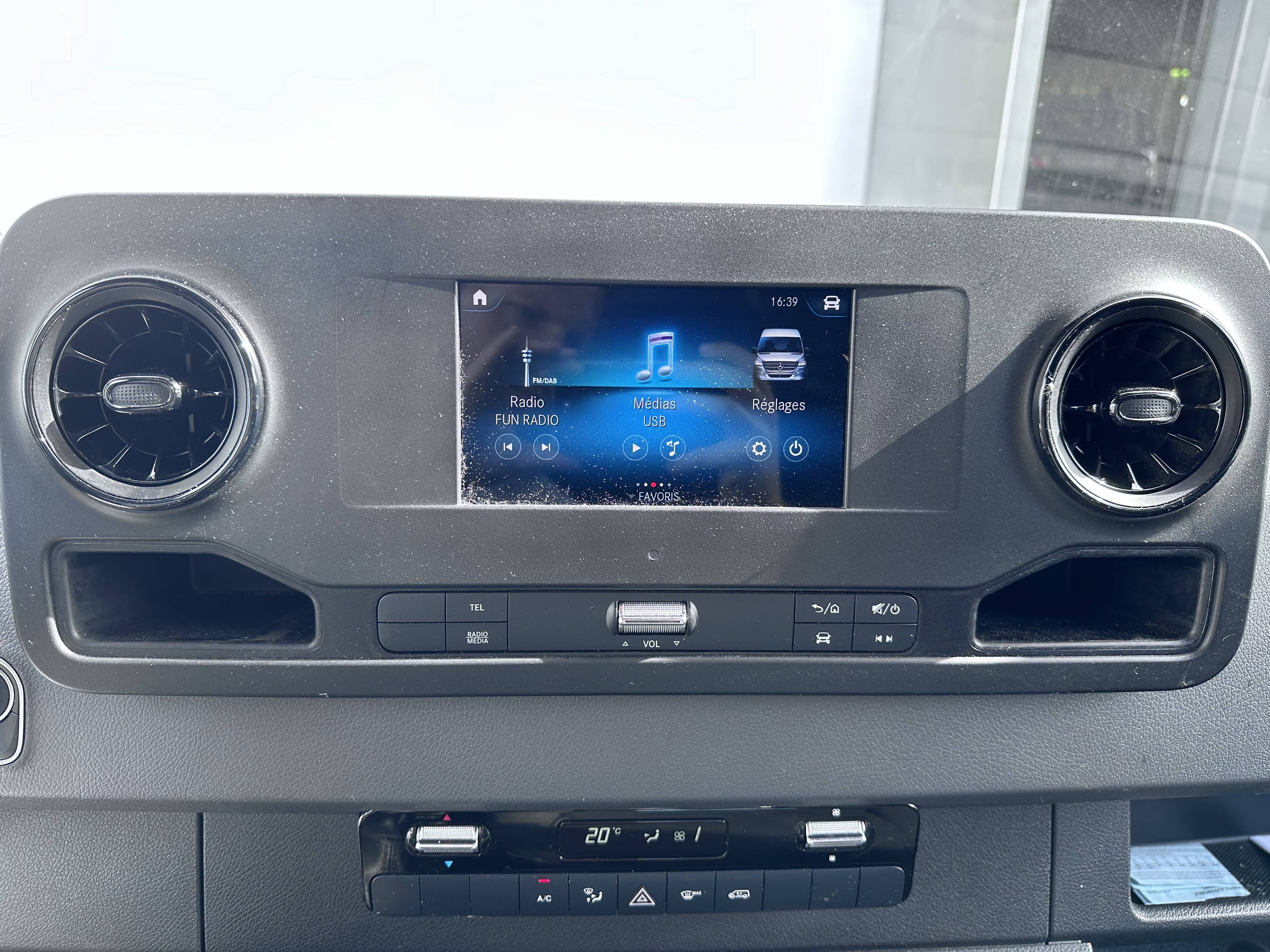 Image Mercedes-Benz SPRINTER 315 CDI Fourgon Toit sureleve Standard  SPRINTER FGN 315 CDI 37 3.5T RWD FIRST