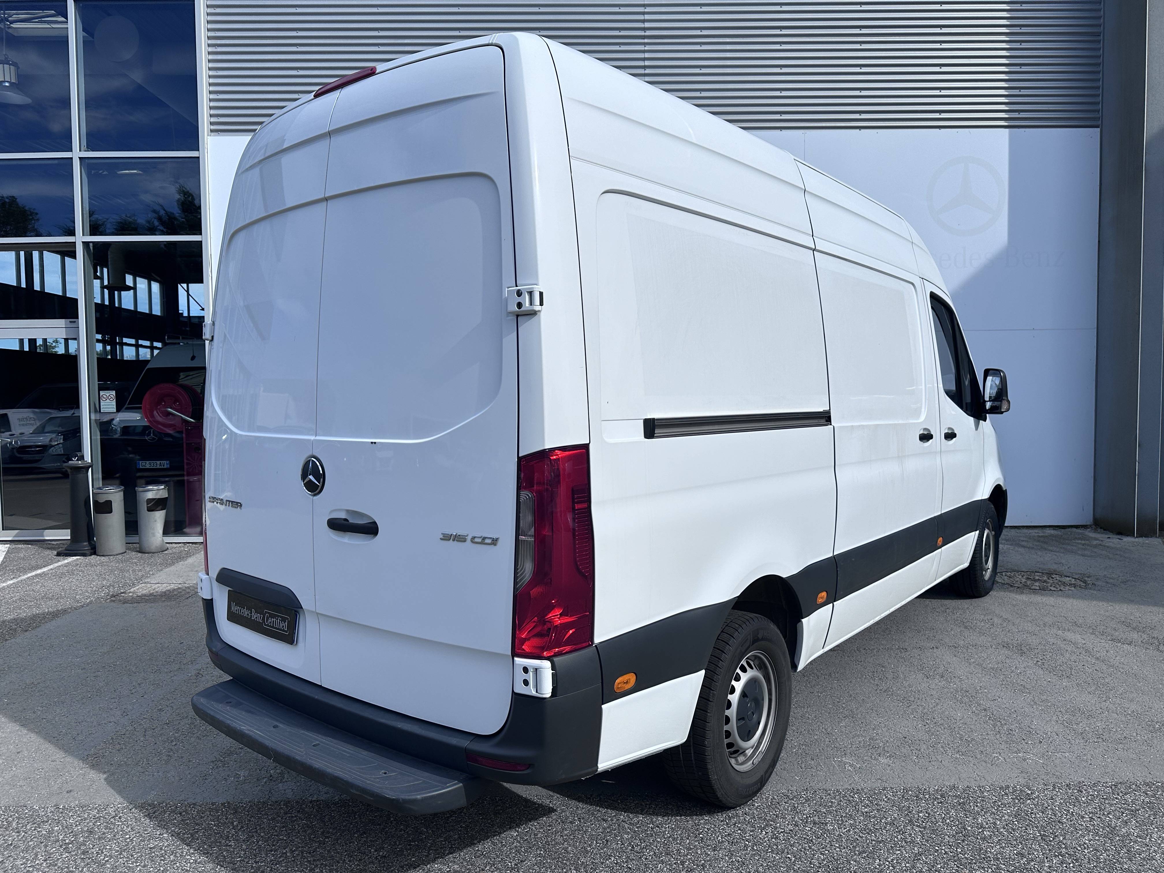 Image Mercedes-Benz SPRINTER 315 CDI Fourgon Toit sureleve Standard  SPRINTER FGN 315 CDI 37 3.5T RWD FIRST