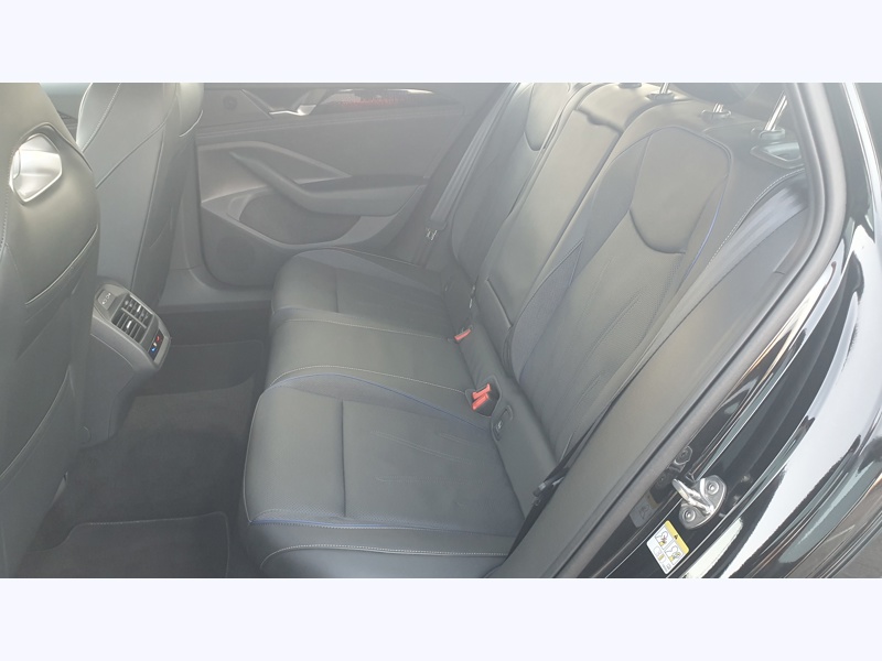 Image Volkswagen PASSAT VARIANT 1.5 eTSI 110 kW R-Line  1.5 150 ch DSG7