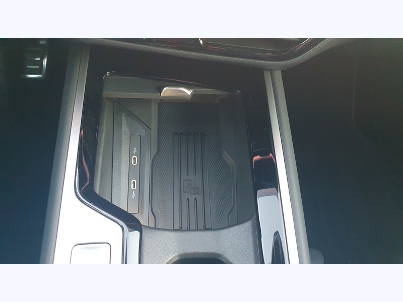 Image Volkswagen PASSAT VARIANT 1.5 eTSI 110 kW R-Line  1.5 150 ch DSG7