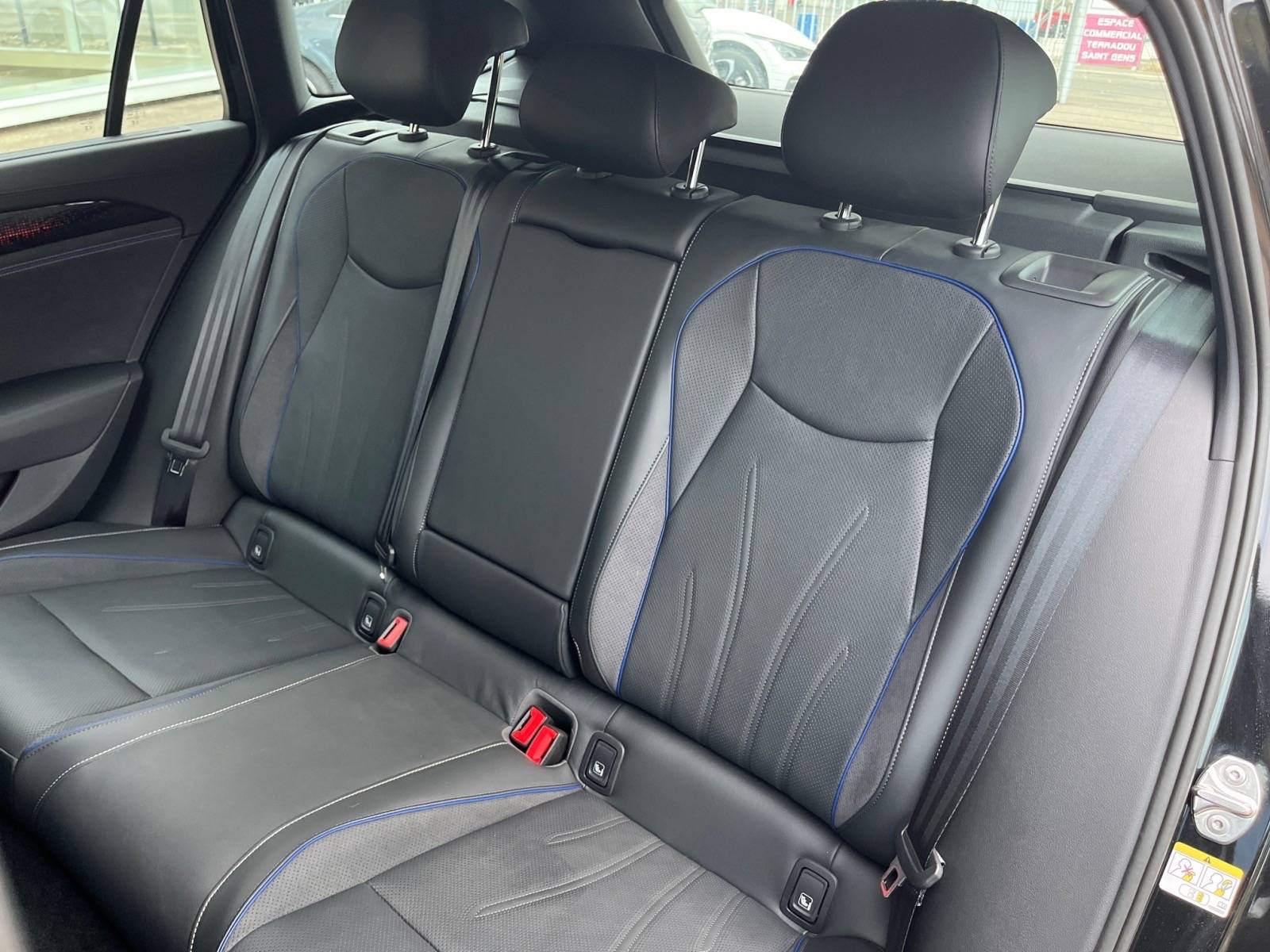 Image Volkswagen PASSAT VARIANT 1.5 eTSI 110 kW R-Line  1.5 150 ch DSG7