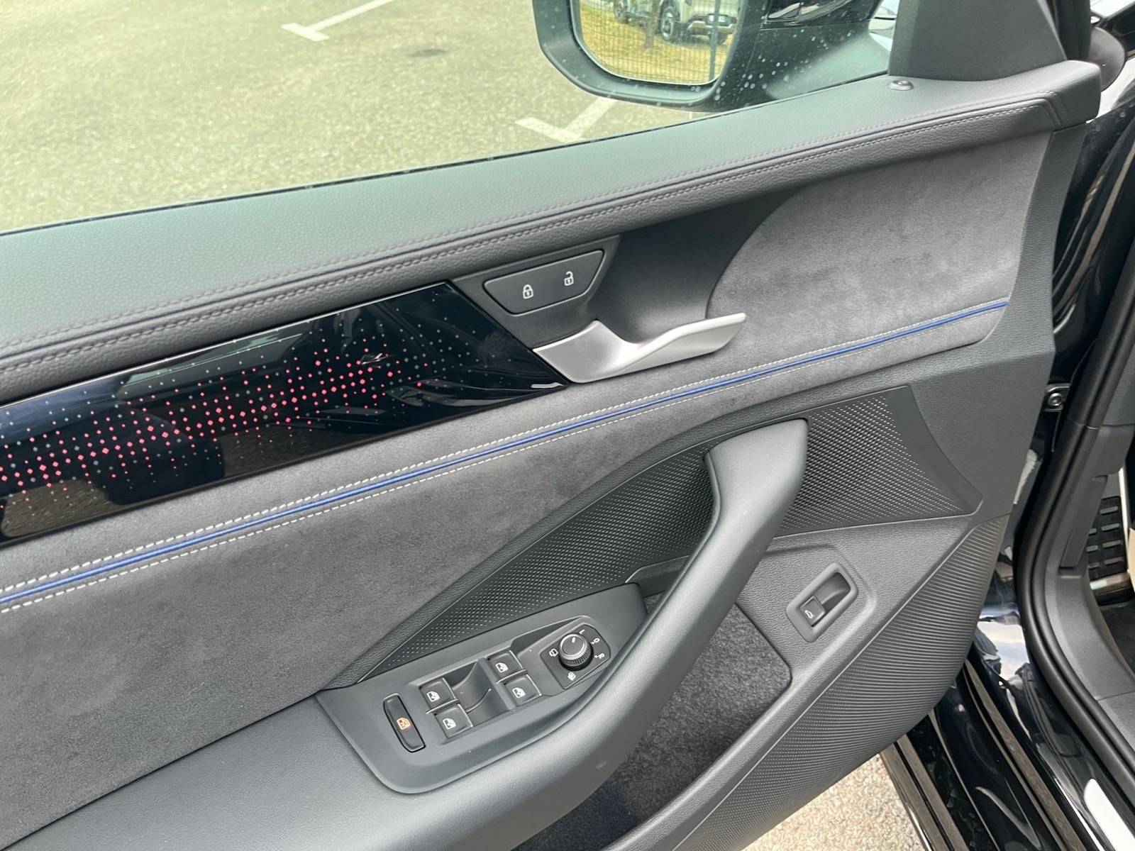 Image Volkswagen PASSAT VARIANT 1.5 eTSI 110 kW R-Line  1.5 150 ch DSG7