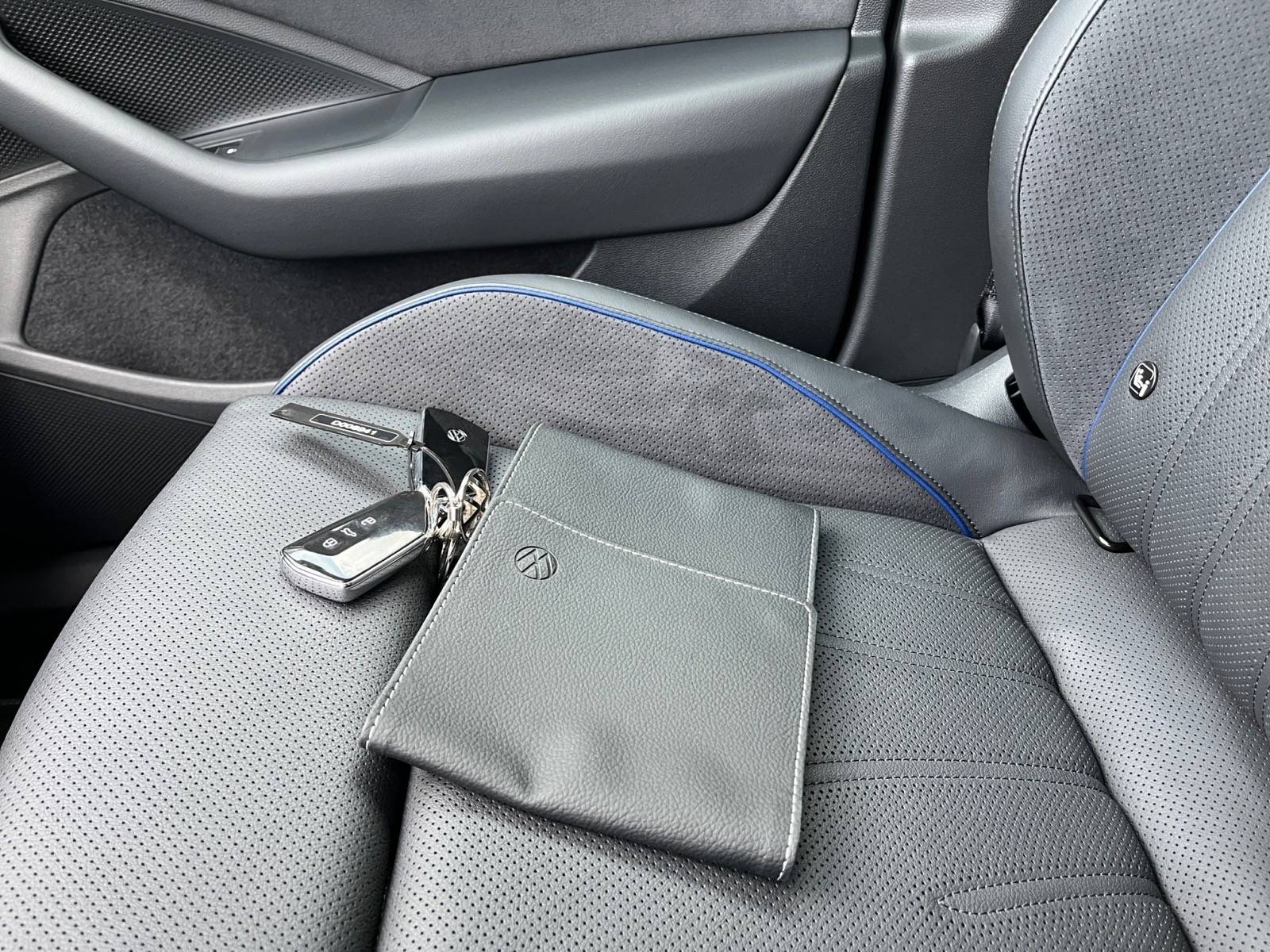 Image Volkswagen PASSAT VARIANT 1.5 eTSI 110 kW R-Line  1.5 150 ch DSG7