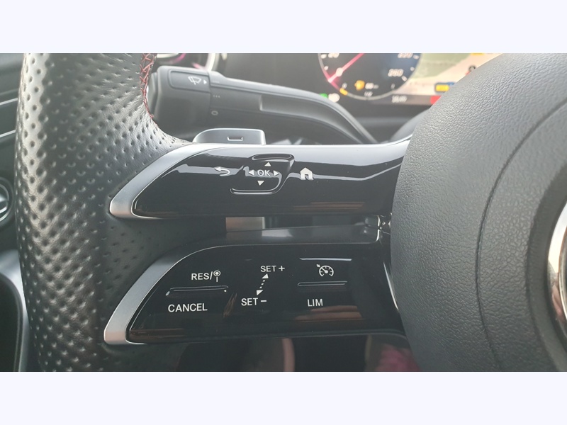 Image Mercedes-Benz CLASSE A 200 d Berline AMG Line  