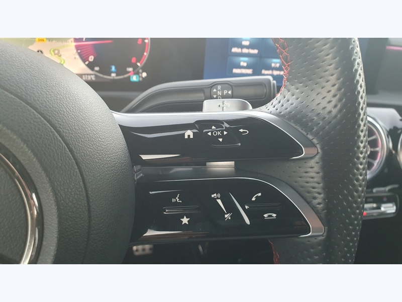 Image Mercedes-Benz CLASSE A 200 d Berline AMG Line  