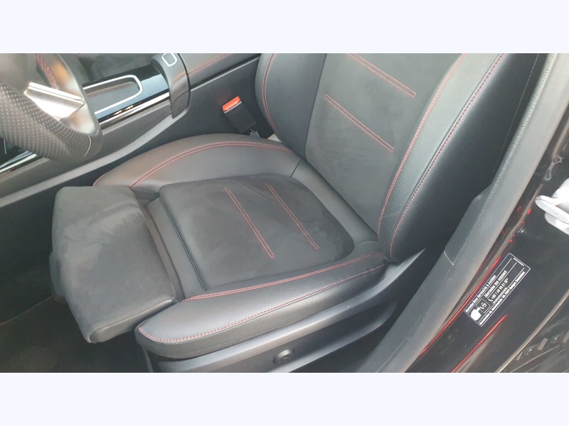 Image Mercedes-Benz CLASSE A 200 d Berline AMG Line  