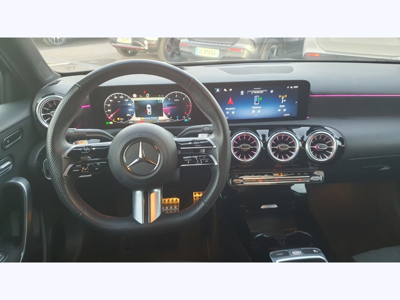 Image Mercedes-Benz CLASSE A 200 d Berline AMG Line  
