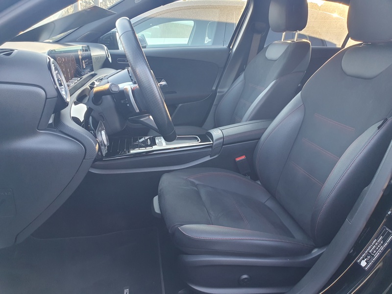 Image Mercedes-Benz CLASSE A 200 d Berline AMG Line  