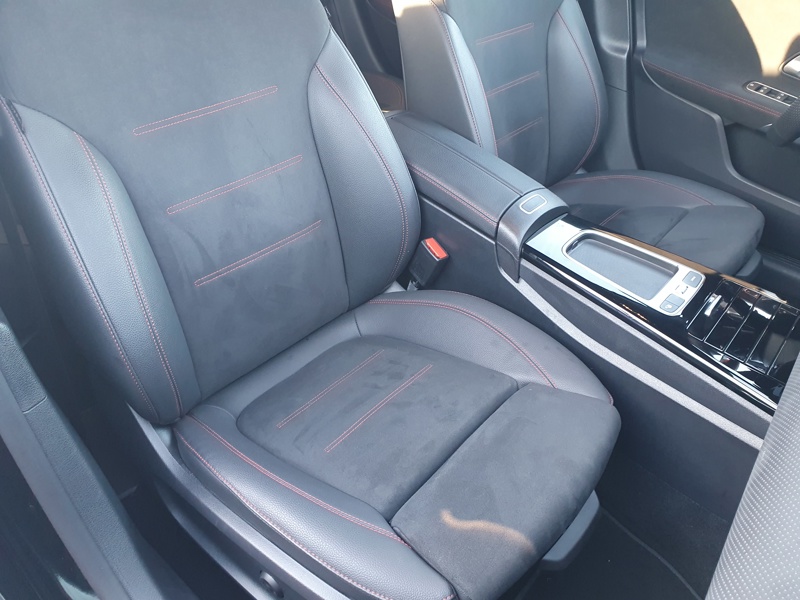 Image Mercedes-Benz CLASSE A 200 d Berline AMG Line  