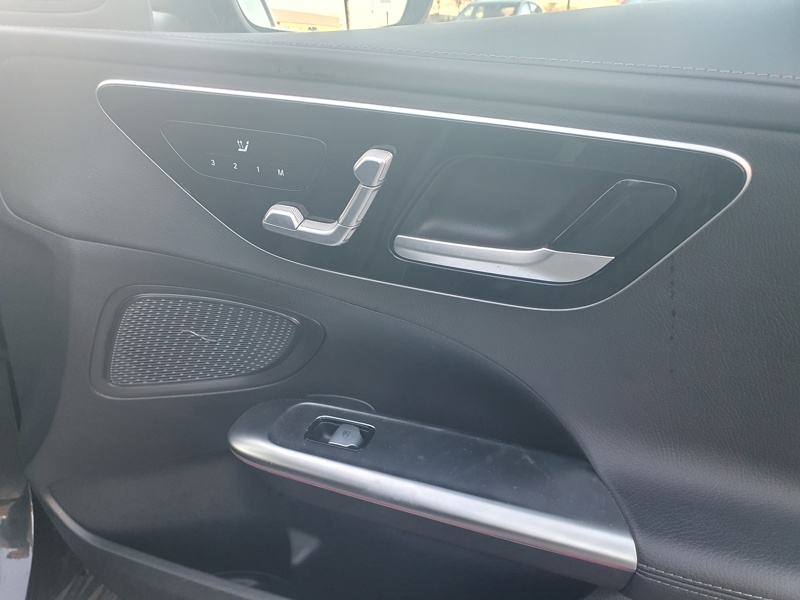 Image Mercedes-Benz CLASSE C BERLINE Classe C 300 e Hybrid EQ Berline AMG Line  Classe C 300 e Hybrid EQ Berline AMG Line