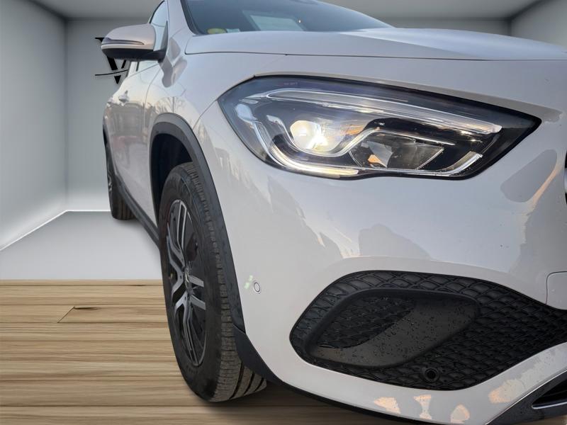 Image Mercedes-Benz GLA 200 d  Progressive Line 8G-DCT  