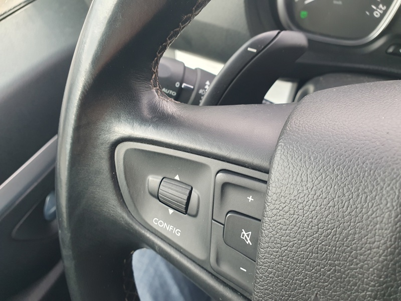 Image Peugeot TRAVELLER 2.0 BLUEHDI 180 S&S EAT6 STANDARD ALLURE  2.0 177 ch EAT6