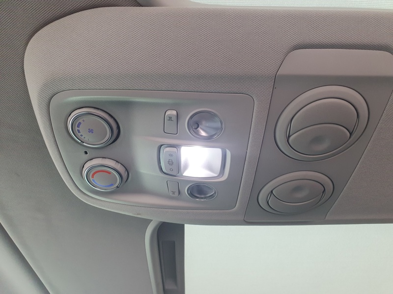 Image Peugeot TRAVELLER 2.0 BLUEHDI 180 S&S EAT6 STANDARD ALLURE  2.0 177 ch EAT6