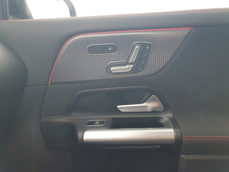 Image Mercedes-Benz EQA 250+ AMG Line  EQA 250+ AMG Line