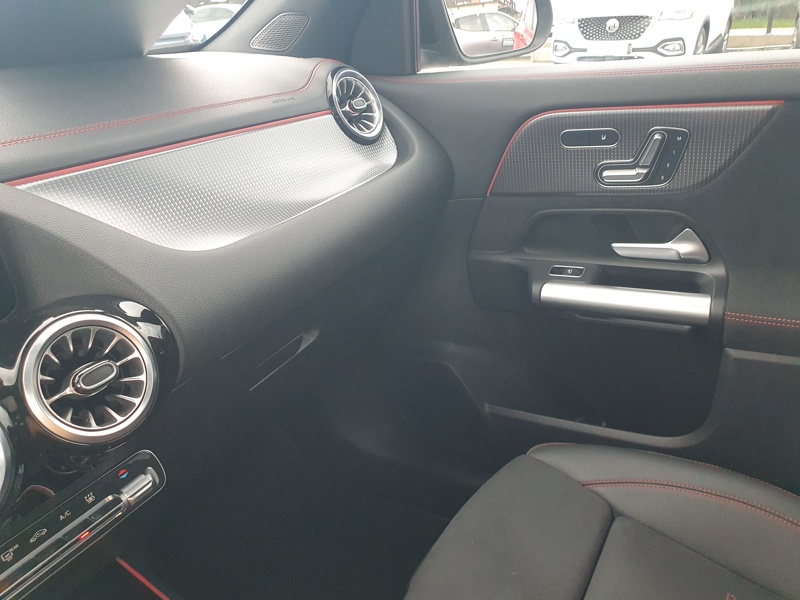 Image Mercedes-Benz EQA 250+ AMG Line  EQA 250+ AMG Line