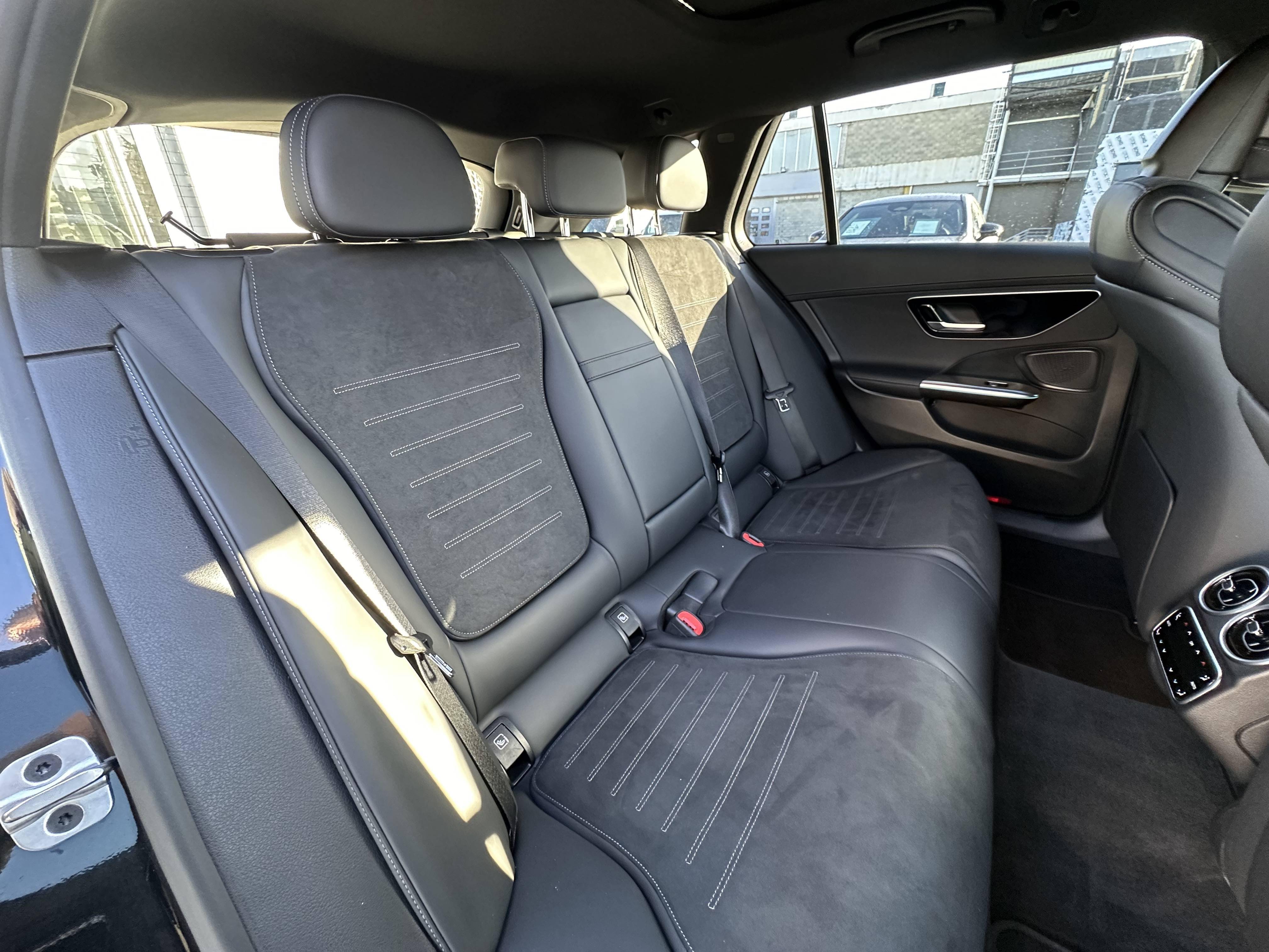 Image Mercedes-Benz CLASSE C BREAK Classe C 300 e Break AMG line  Classe C 300 e Hybrid EQ Break AMG Line