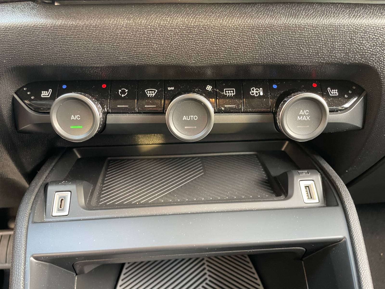 Image Citroën C4 BERLINE Max  1.5 131 ch BVA8