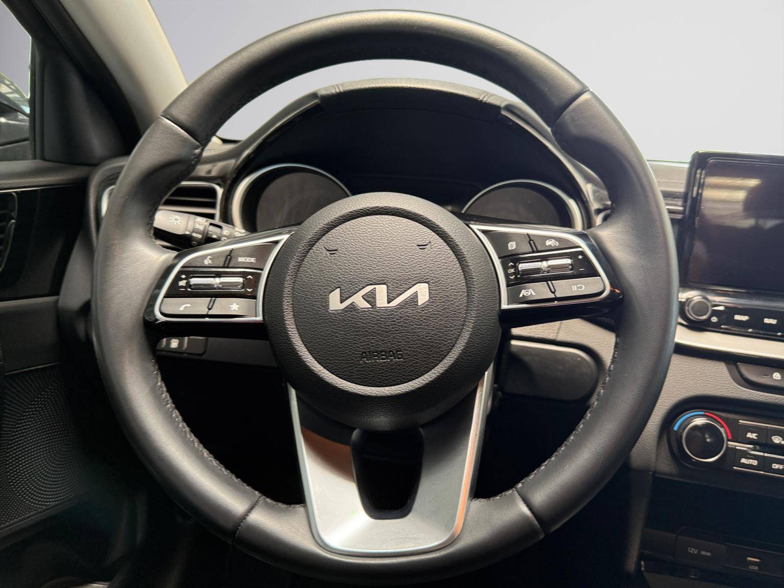 Image Kia CEED 1.6 CRDI 136 ISG IBVM6 MHEV ACTIVE  CEED 1.6 CRDi 136 ch MHEV iBVM6 Active