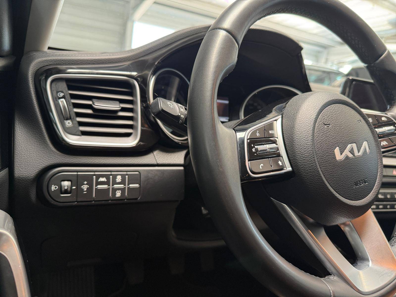 Image Kia CEED 1.6 CRDI 136 ISG IBVM6 MHEV ACTIVE  CEED 1.6 CRDi 136 ch MHEV iBVM6 Active