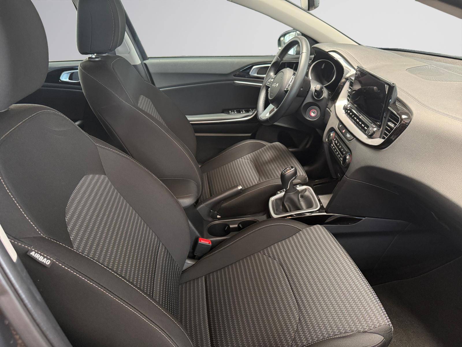 Image Kia CEED 1.6 CRDI 136 ISG IBVM6 MHEV ACTIVE  CEED 1.6 CRDi 136 ch MHEV iBVM6 Active