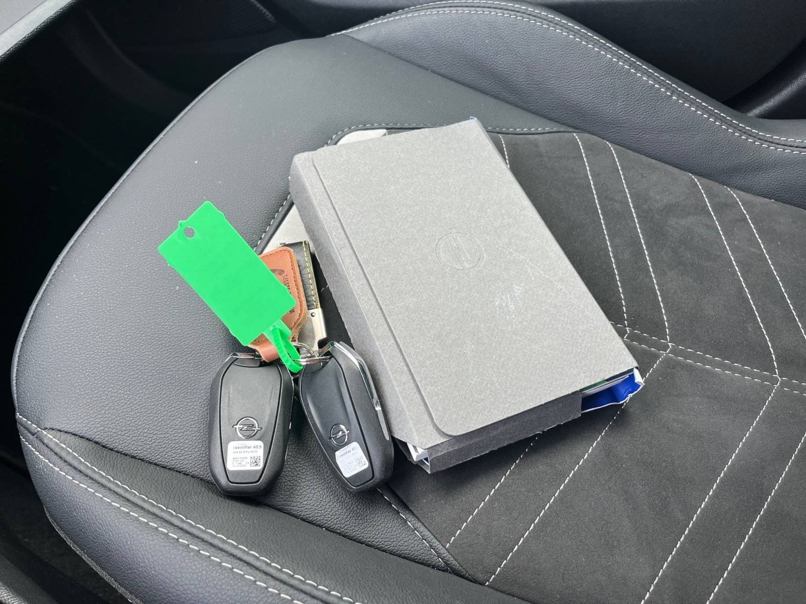 Image Opel MOKKA 1.2 TURBO 96KW ULTIMATE AUTO  Mokka 1.2 Turbo 130 ch BVA8 Ultimate